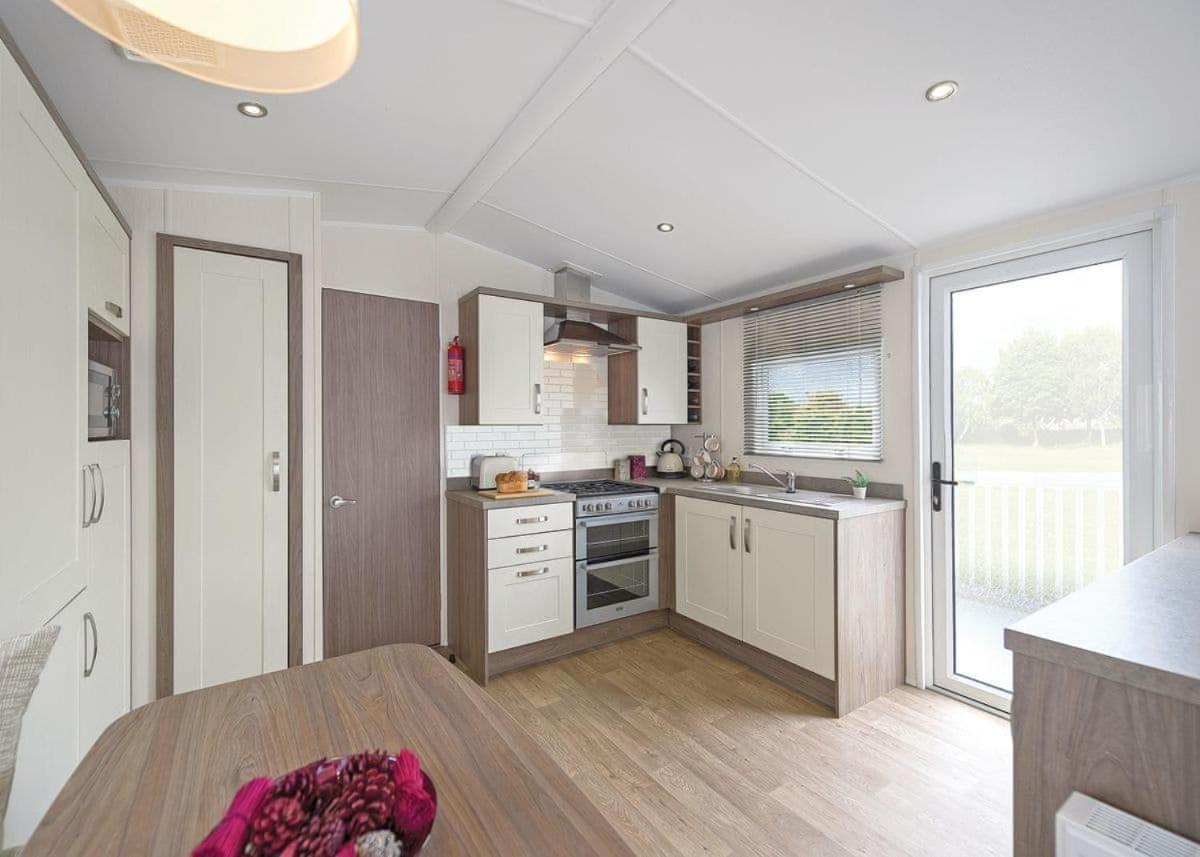 Cardigan Bay Holiday Park Bagian luar foto